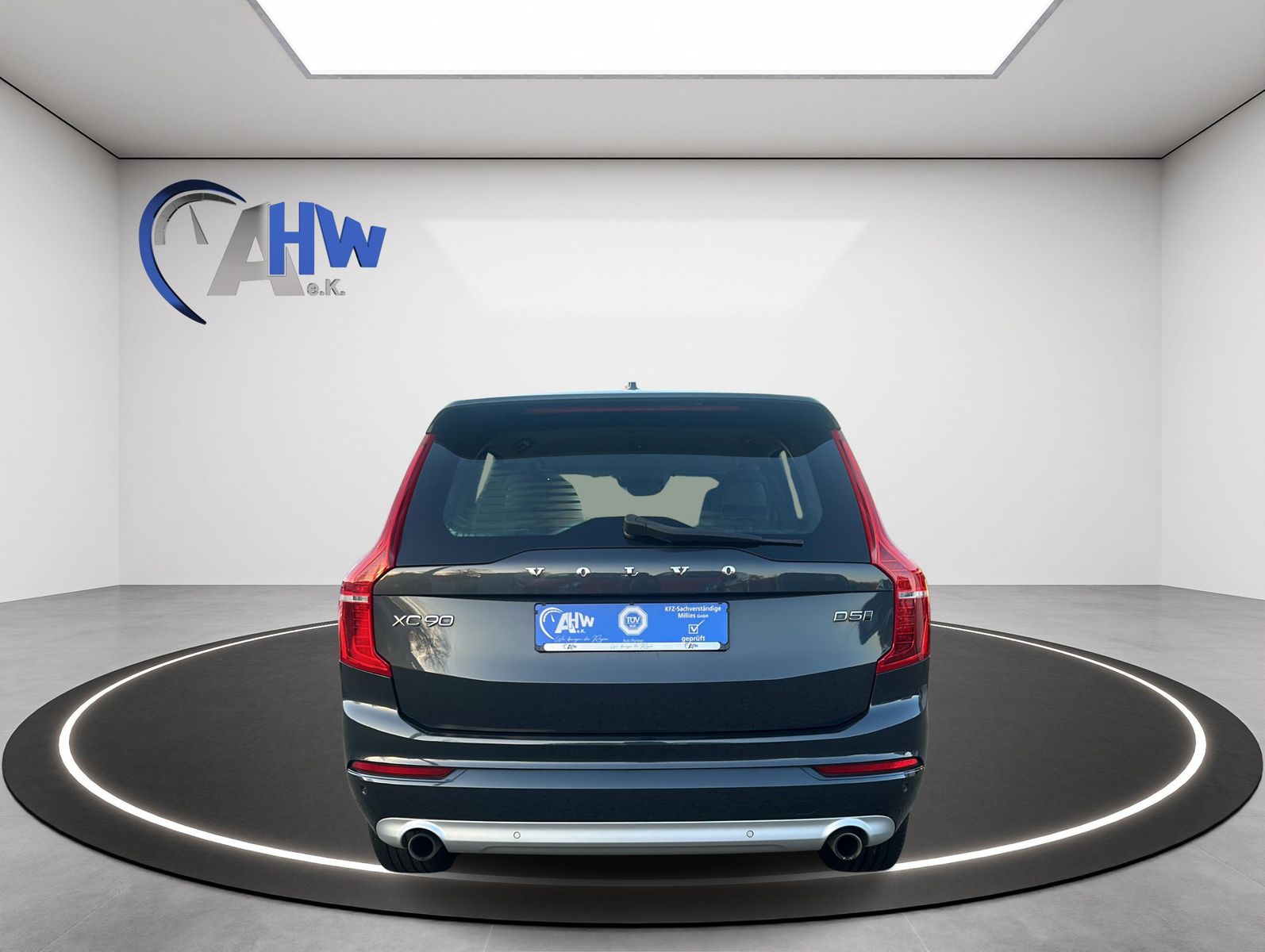 Fahrzeugabbildung Volvo XC90 Momentum AWD