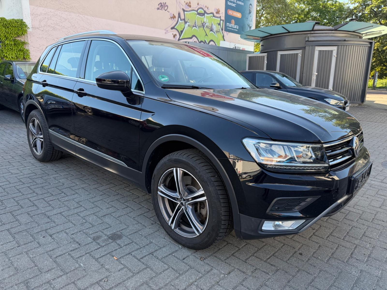 Volkswagen Tiguan 2.0 TSI *Highline/4Motion/Scheckheft/LED*