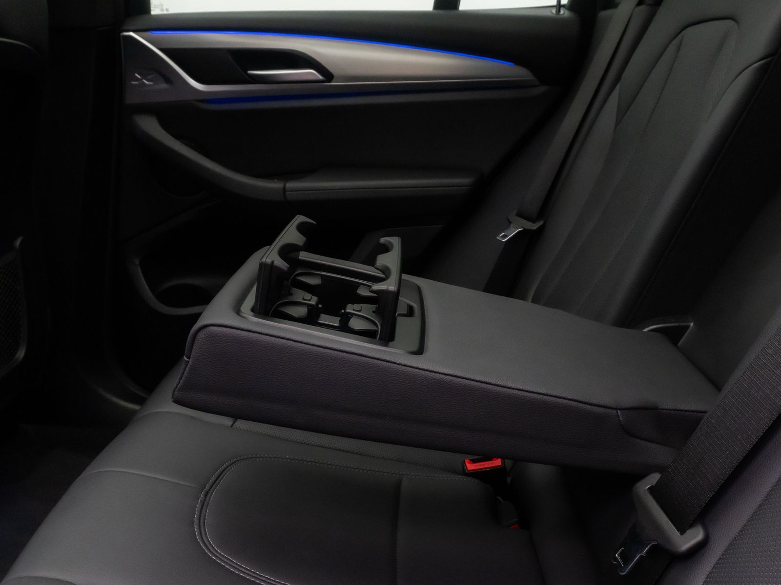 Fahrzeugabbildung BMW X3 xD20d  M Sport Panorama Kamera DAB AHK 19Zoll