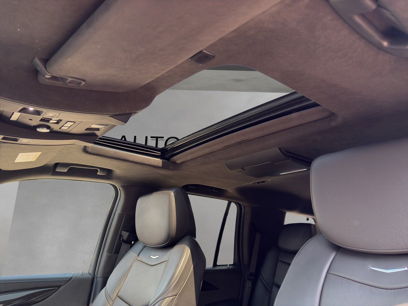 Fahrzeugabbildung Cadillac Escalade 6.2 V8 Platinum/GSD/BOSE/HUD/360°CAM/