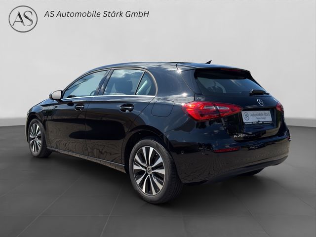 Fahrzeugabbildung Mercedes-Benz A 250 e Style+Leder+Navi+LED+MBUX+DAB