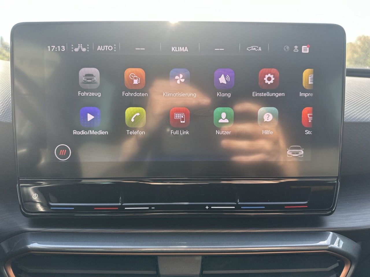 Fahrzeugabbildung CUPRA Leon 1.5 eTSI 150 PS DSG