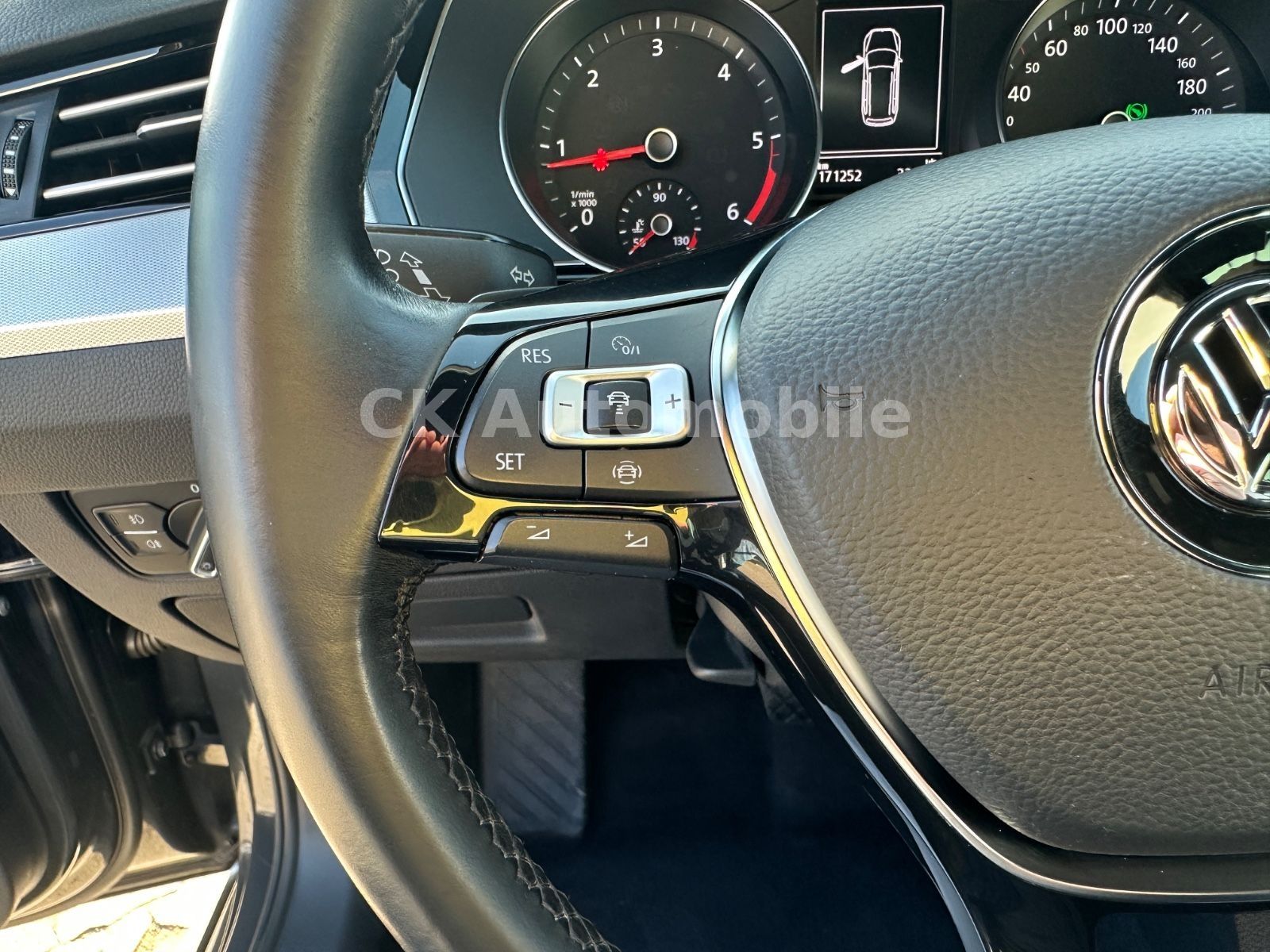 Fahrzeugabbildung Volkswagen Passat Variant Comfortline 2.0TDI/DSG/LED/AHK