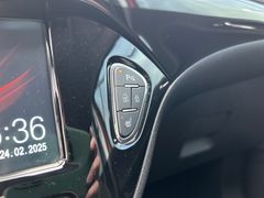 Fahrzeugabbildung Opel Corsa E 1.4 Color Edition AppleCarPlay Sitzhzng