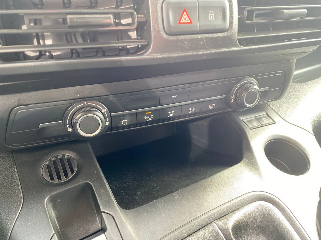 Fahrzeugabbildung Citroën Berlingo 1.5 Diesel 100 M S&S Club *AZV*Sitzh*PD