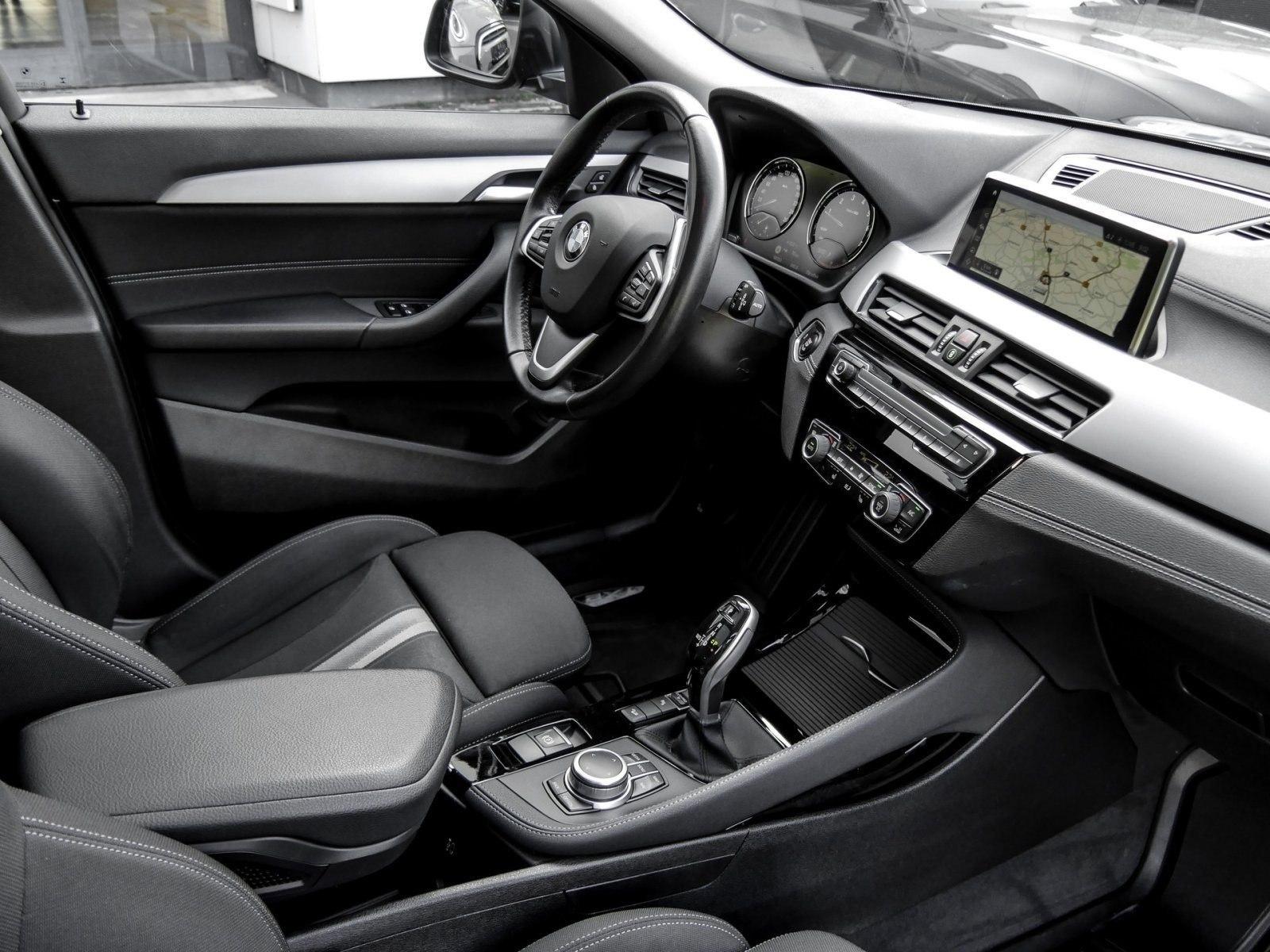 BMW X2 xDrive20i ADVANTAGE+PANO+AHK+RFK+DA+NAVI