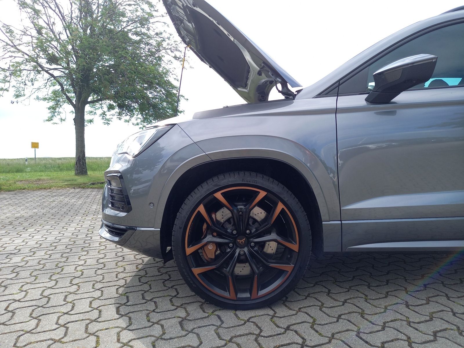 Fahrzeugabbildung CUPRA Ateca Edition VZ 2.0 TSI 4DRIVE DSG ACC LED AHZ