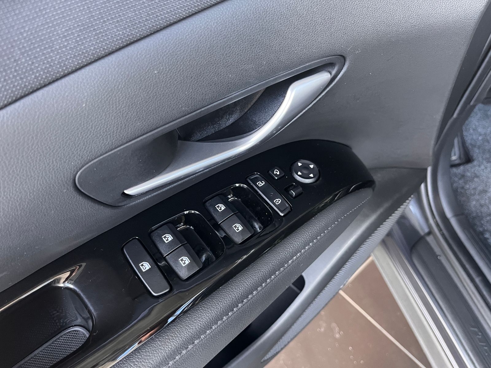 Fahrzeugabbildung Hyundai TUCSON Trend Plug-In Hybrid 4WD KLIMA LED NAVI