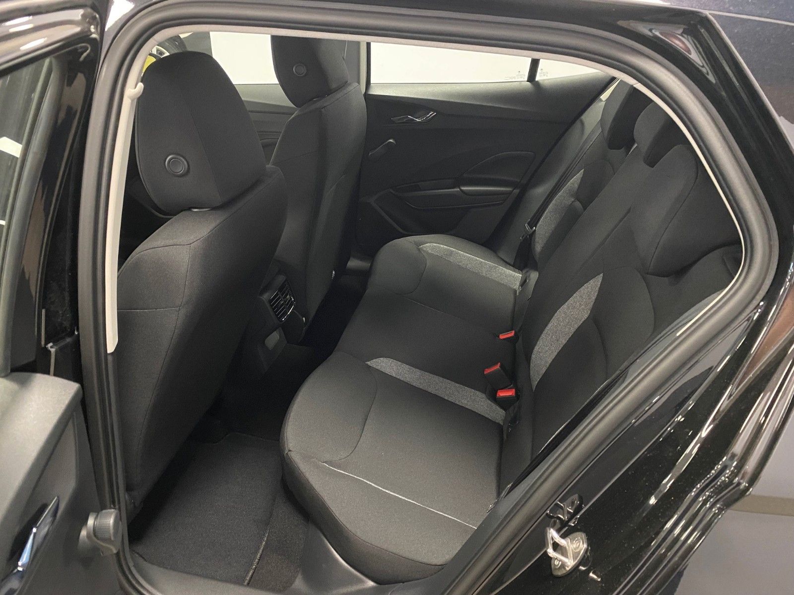 Fahrzeugabbildung SKODA Fabia 1.0l TSI 85kW Essence+SITZHEIZUNG+APP+KLIM
