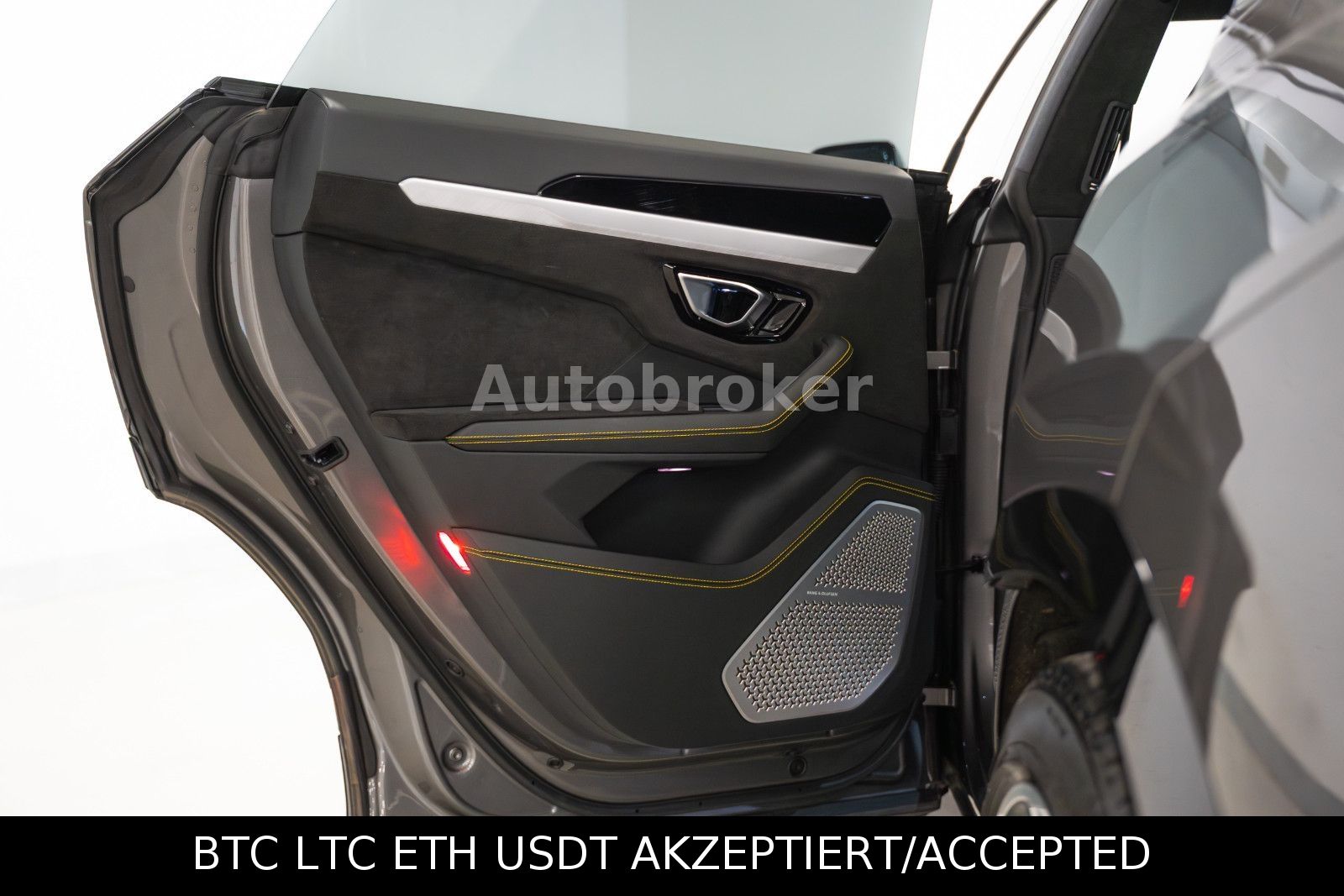 Lamborghini Urus – pogled 32