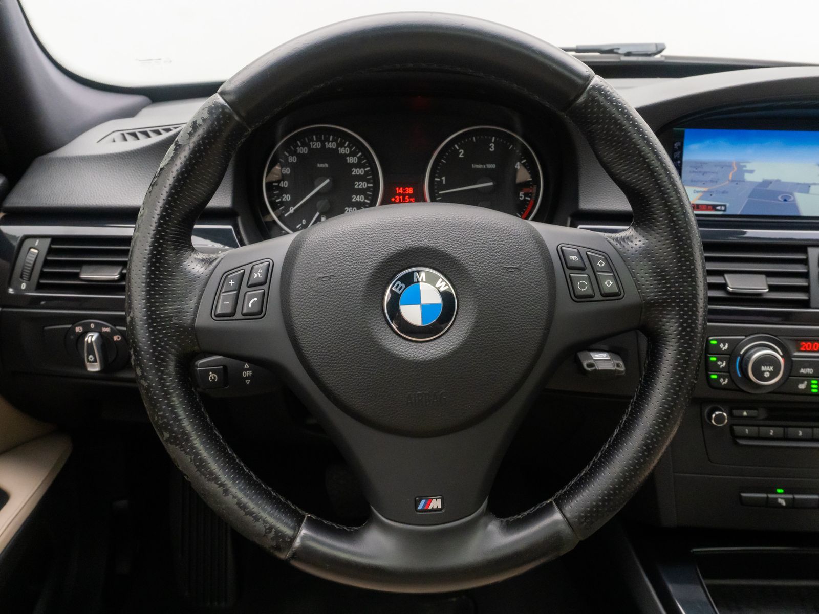 Fahrzeugabbildung BMW 325d GeschwindigReg Xenon PDC Alarm HiFi Leder