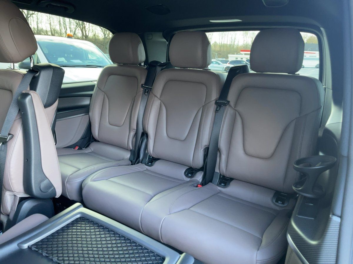 Fahrzeugabbildung Mercedes-Benz V 300 d 4M lang AMG/Night/360°/Exclusive/AHK