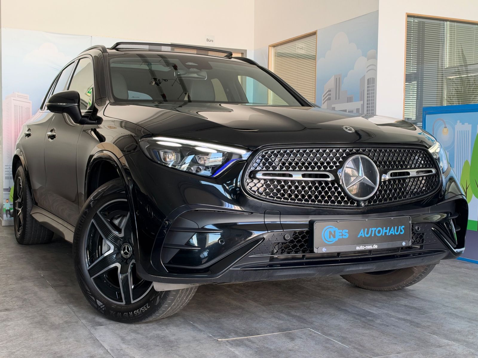 Mercedes-Benz GLC 300e 9G 4M ACC*3x AMG*PANO*360*MEMORY*KEY*19 imagem 2