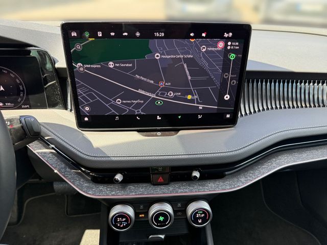Superb 2.0 TDI Selection 4x4 +AHK+NAVI+CARPLAY+