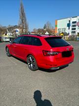 Skoda Superb 1.8 TSI DSG SportLine Combi SportLine - rote Skoda Superb