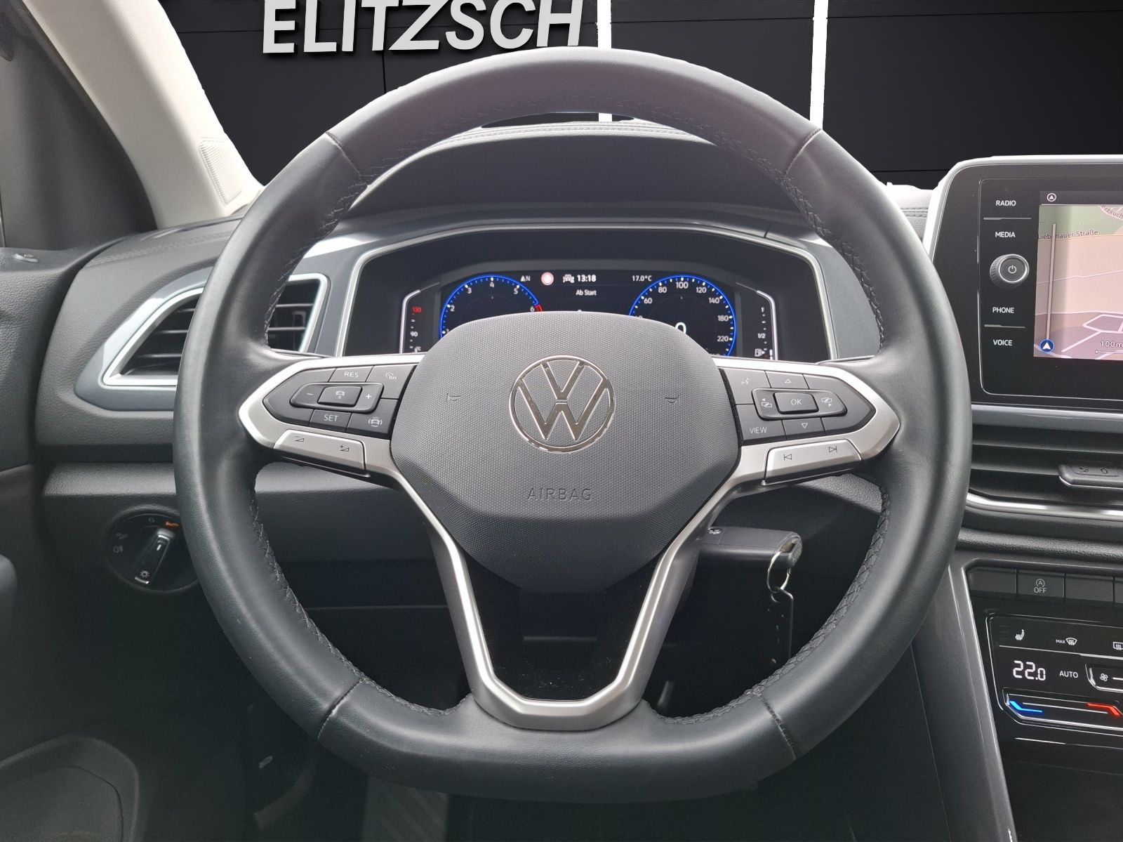 Fahrzeugabbildung Volkswagen T-Roc TSI Style LED AHK Navi AID ACC RFK SH