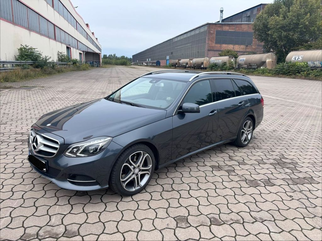 Image of Mercedes-Benz E 220
