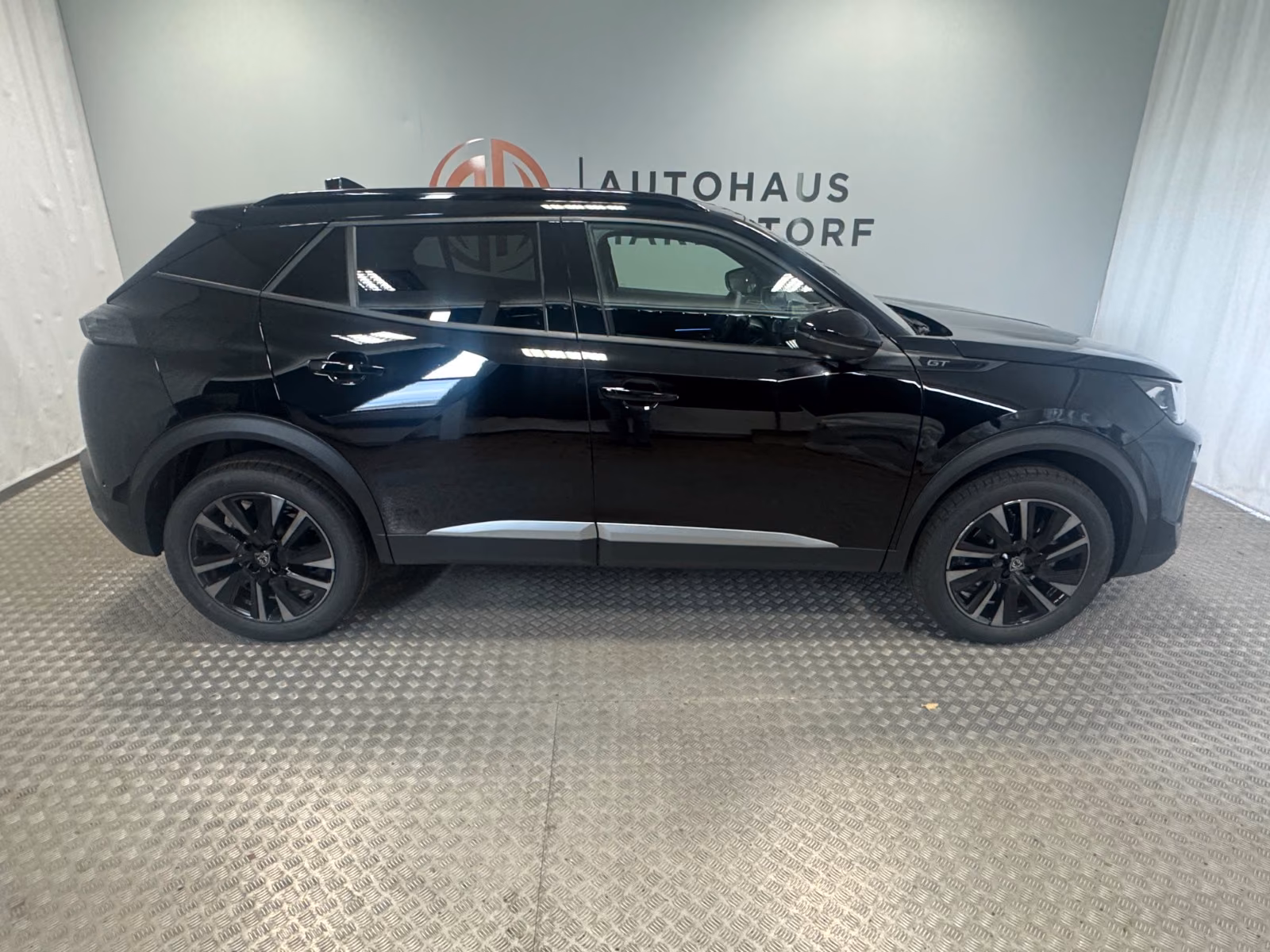 Peugeot 2008 Hybrid 145 GT Exclusive AHK 360Grad Kam.