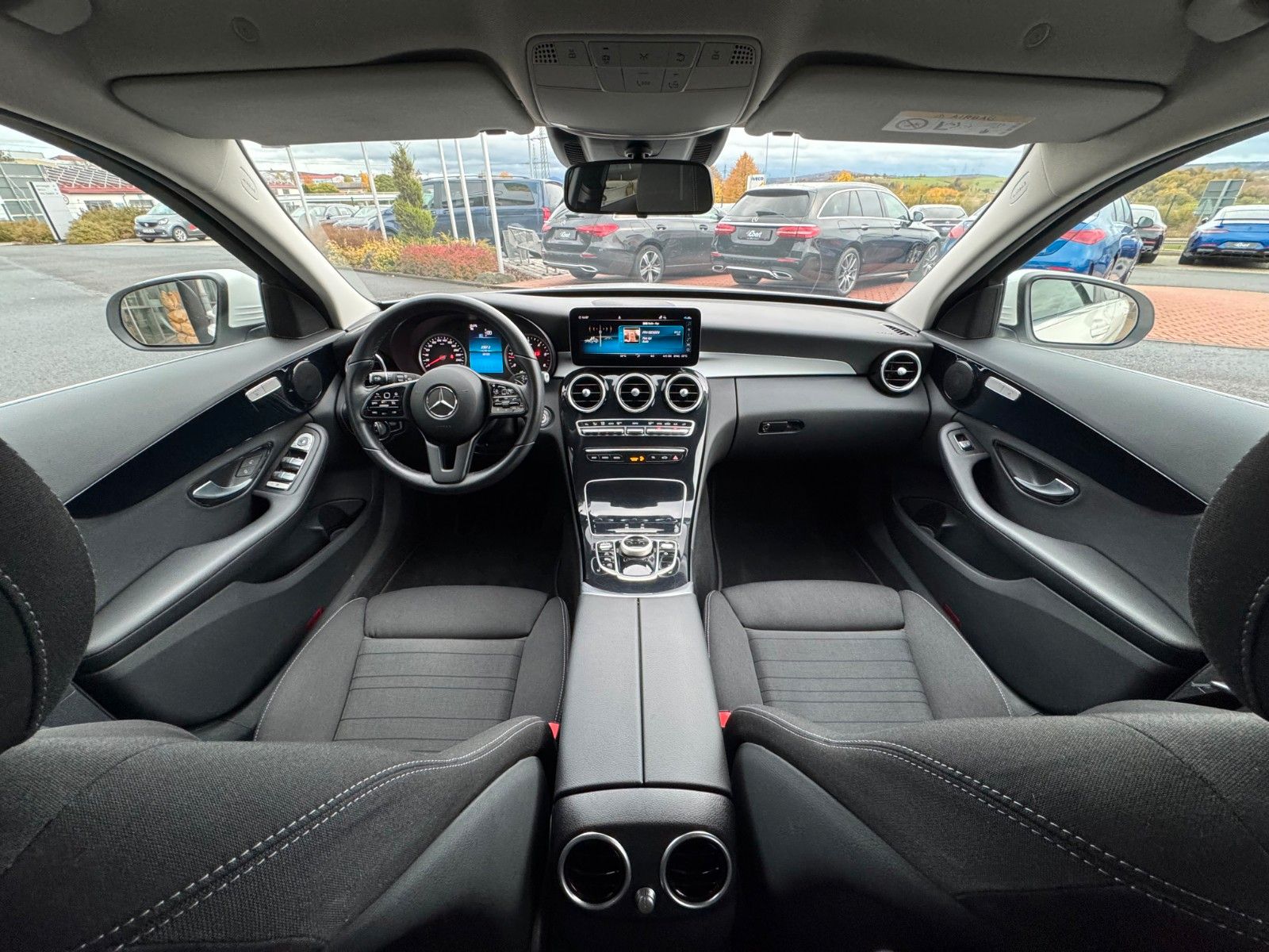 Fahrzeugabbildung Mercedes-Benz C 180d T LED+RKamera+SHZ+DAB