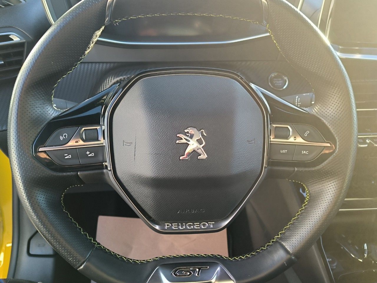 Fahrzeugabbildung Peugeot 208 e- GT