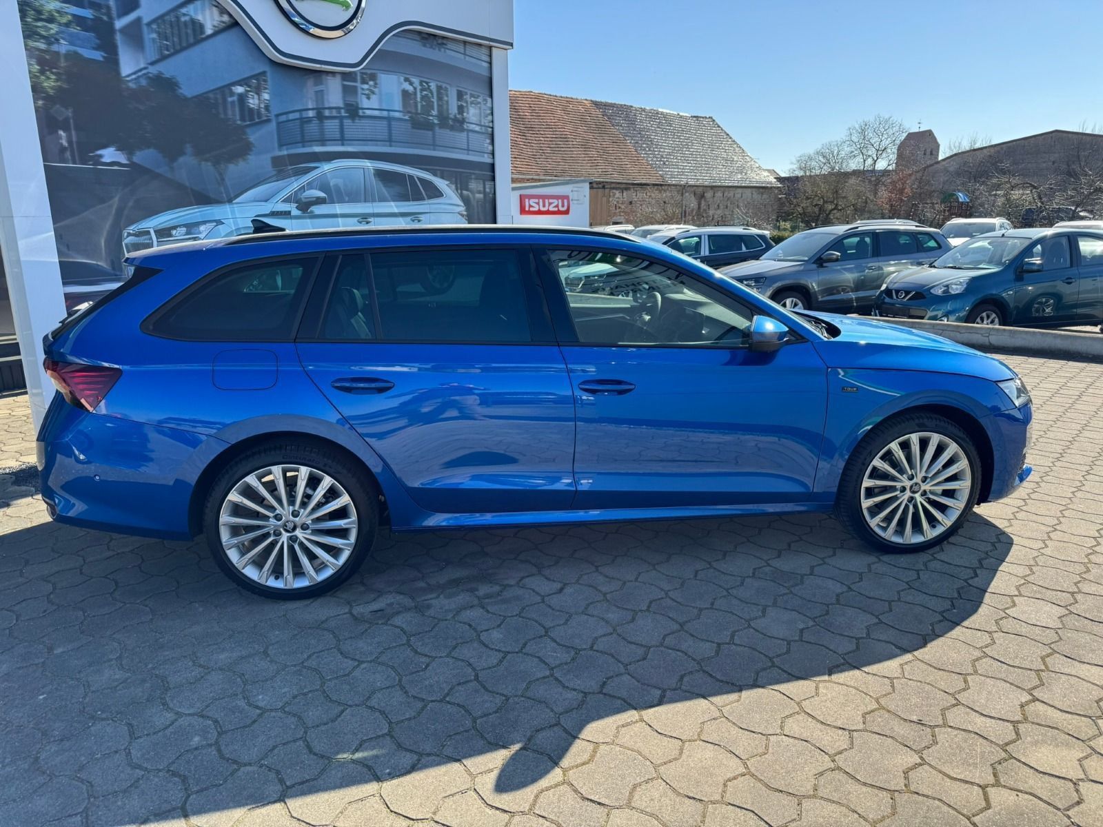 Fahrzeugabbildung SKODA Octavia Combi Tour 2,0 TDI 110kW 7-Gang-DSG