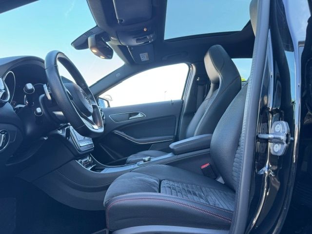 Fahrzeugabbildung Mercedes-Benz GLA 250 4Matic AMG PANO KAM LED NAVI