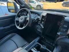 DODGE RAM 3500 Dually Crew Cab Limited 6.7TD HO