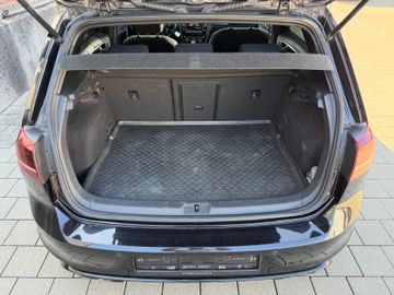 Volkswagen Golf - 10