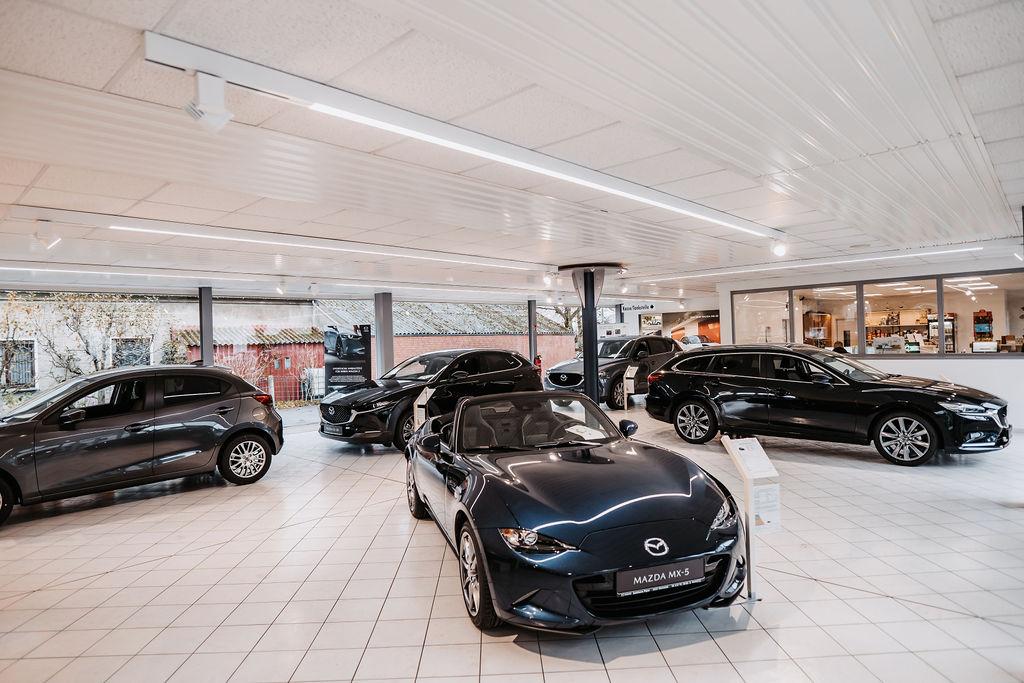 showroom-image-top