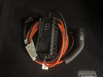 Peugeot 408 GT Plug-In Hybrid 225 360+AHK+PANO+Navi+SHZ