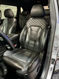 Fahrzeugabbildung Ssangyong REXTON 2.2D**SAPPHIRE**4WD**7AT**7SITZER**