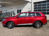 Mitsubishi Outlander 2.2 DI-D 4WD Automatik 7Sitzer - Mitsubishi Outlander: 2.2
