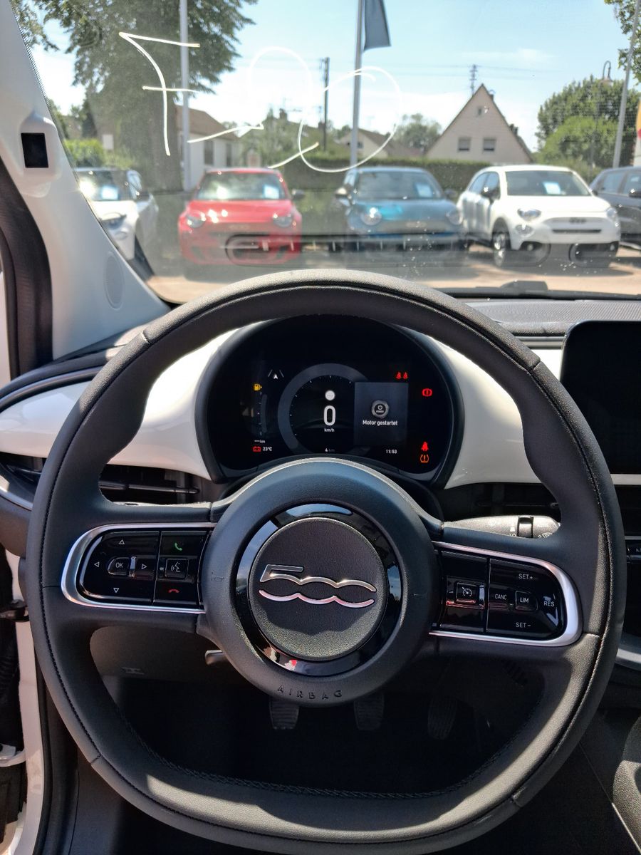 Fahrzeugabbildung Fiat 500C Dolcevita Cabrio Hybrid