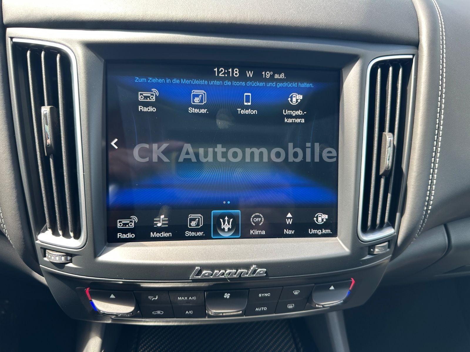 Fahrzeugabbildung Maserati Levante GranLusso S Q4/Navi/Pano/LED/360°Kam.