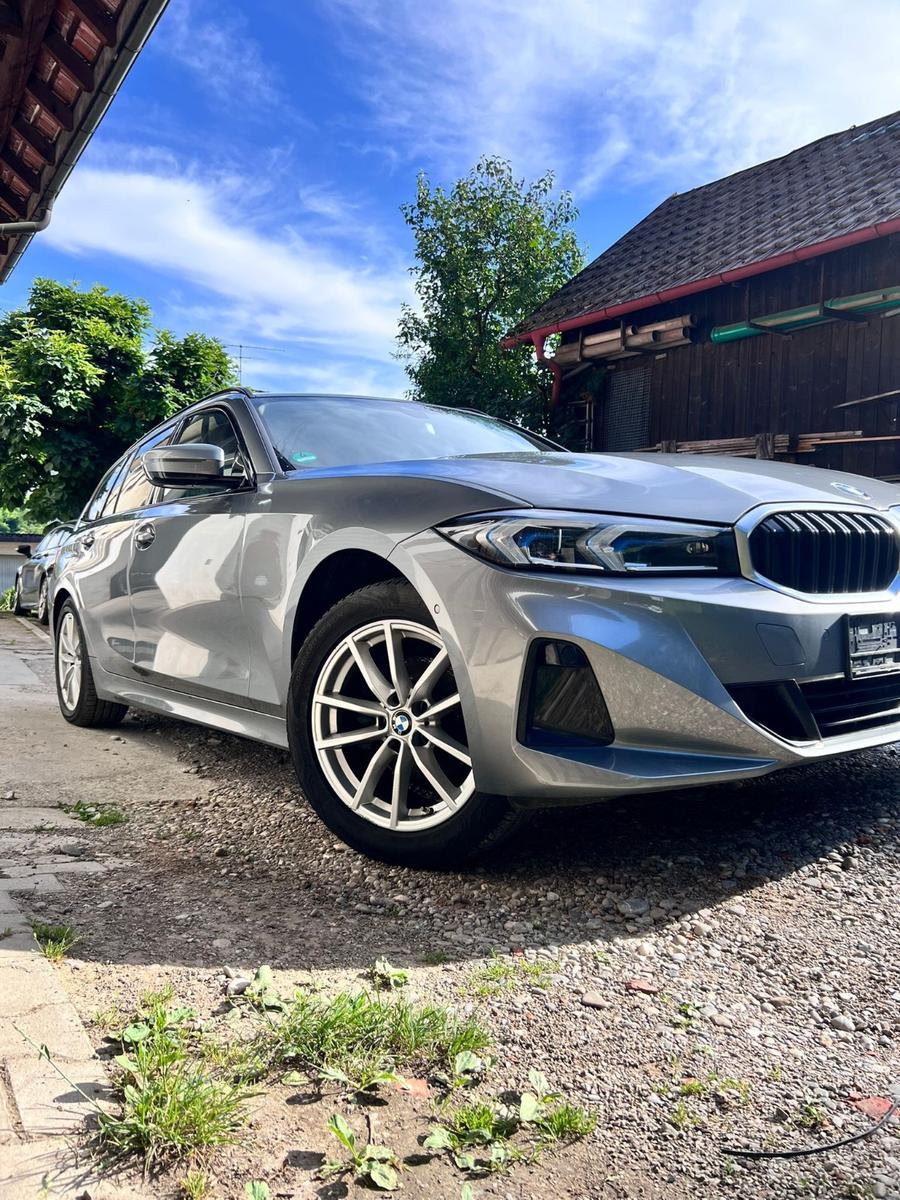 BMW 318i Touring Auto