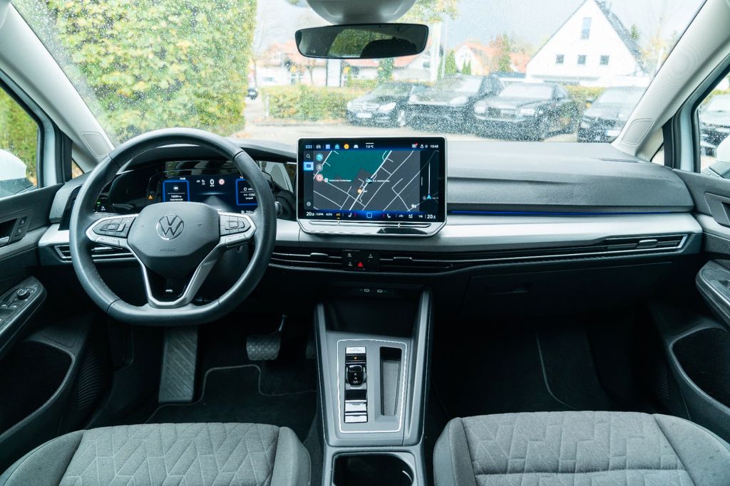 Volkswagen Golf 8 2.0 TDI LIFE/ BUSINESS/ AHK/ LED+ Volkswagen Golf 8 2.0 TDI LIFE/ BUSINESS/ AHK/ LED+