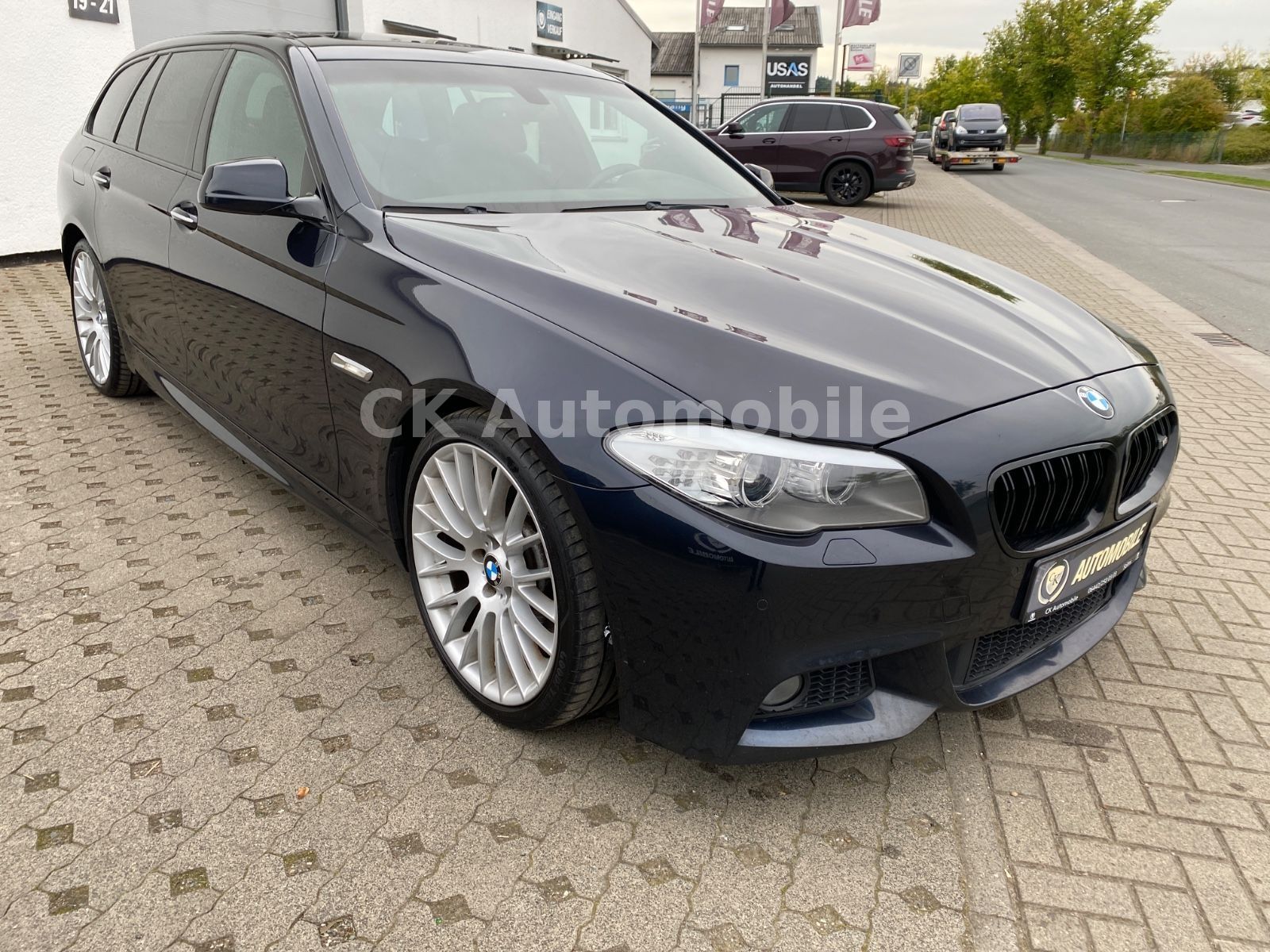 Fahrzeugabbildung BMW 530 d Touring M Sport/Navi/Leder/Pano/Bi-Xenon