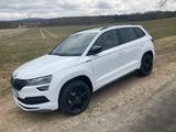 Skoda Karoq 1.5l TSI Sportl.DSG, Topaus.Garantie 03/27 - Skoda Karoq: Von Privat