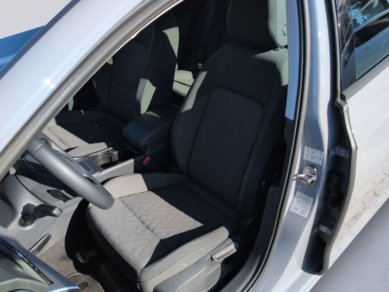 Golf VIII 1.5TSI DSG Life CLIMATRONIC+SHZ+KAMERA