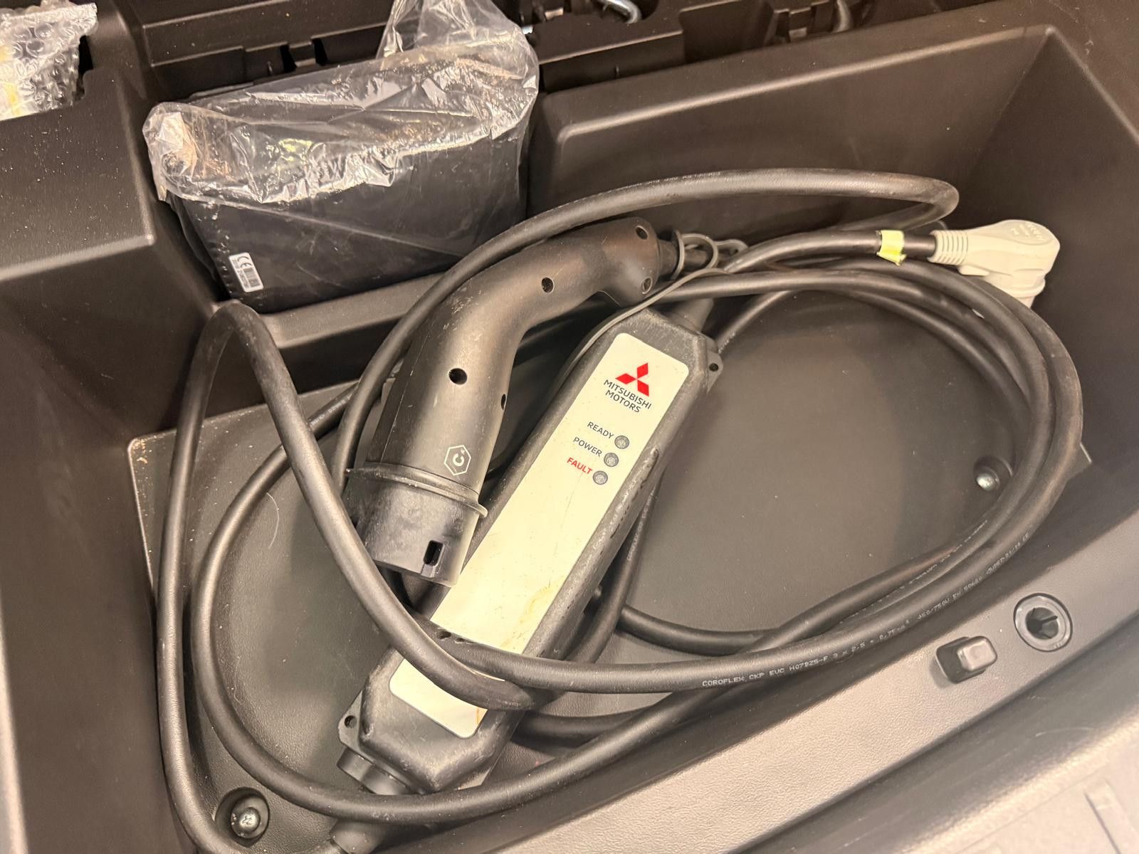 Fahrzeugabbildung Mitsubishi Eclipse Cross Hybrid 4WD /AHK/KAMERA/KLIMA