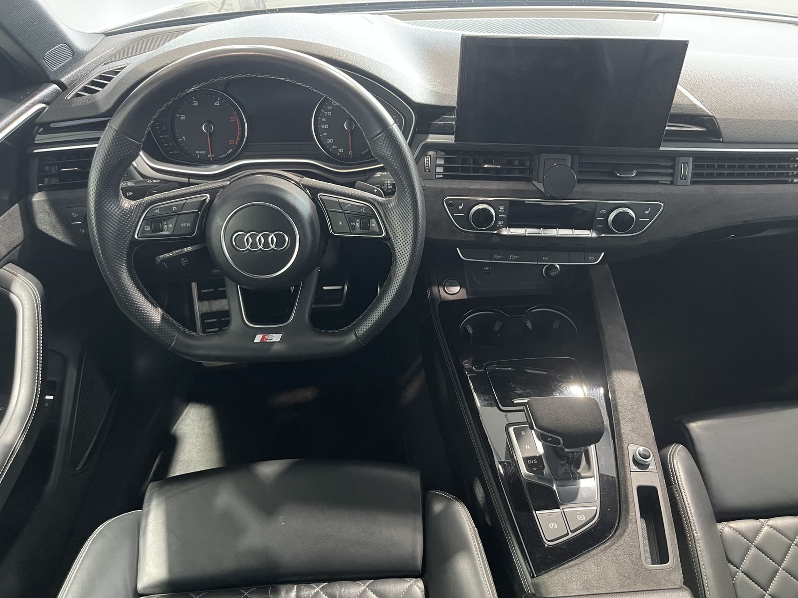 Fahrzeugabbildung Audi A4 35 TDI*S-Line*Leder*STHZ*Pano*Bang&Olufsen*