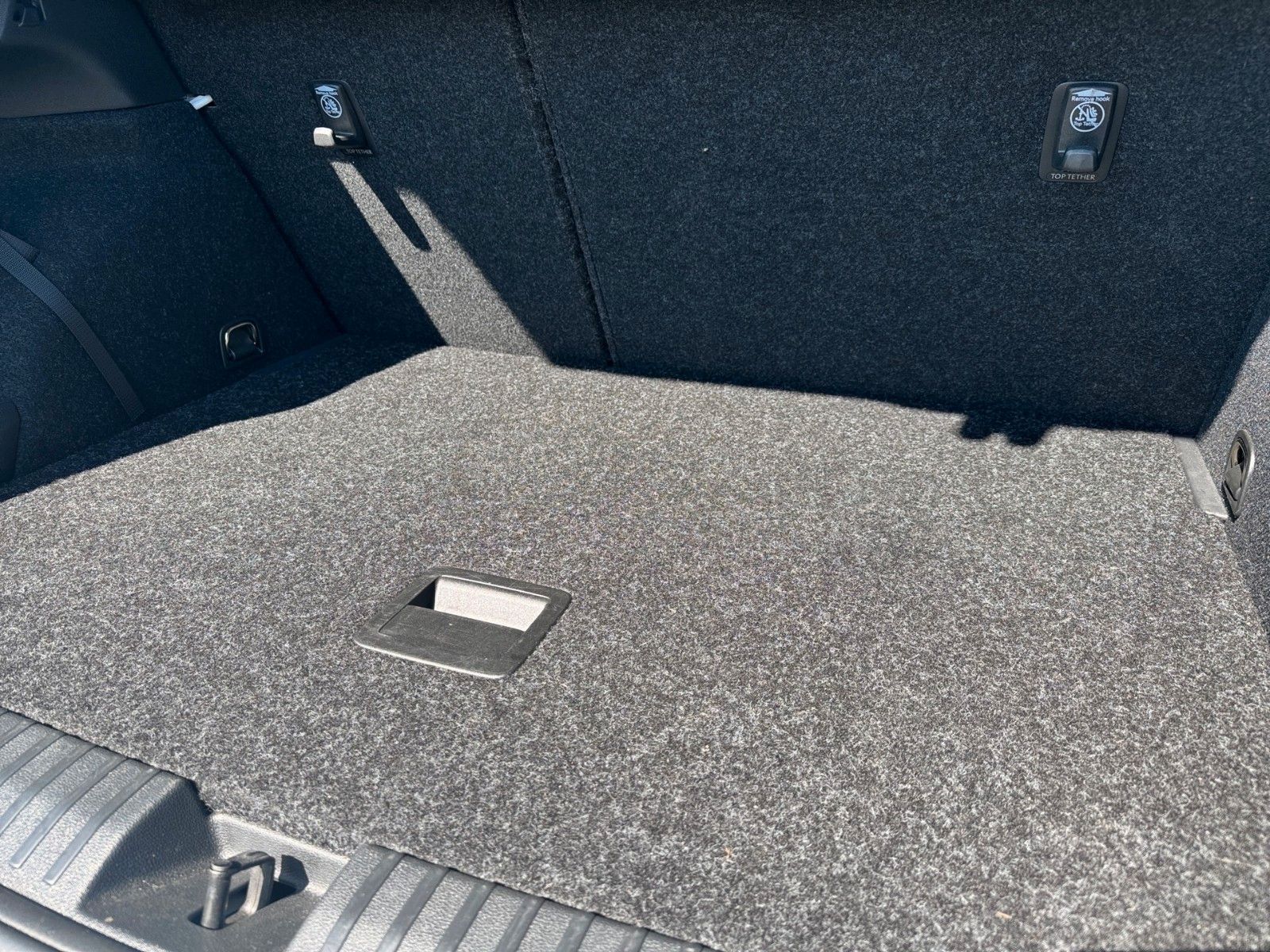 Fahrzeugabbildung SKODA Kamiq Ambition Tour 1.5 TSI