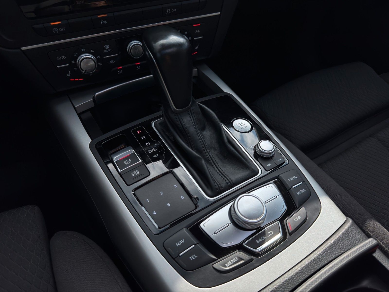 Fahrzeugabbildung Audi A6 Avant 2.0 TDI*ST-Heiz*S-Line*Pano*Head-Up*AHK