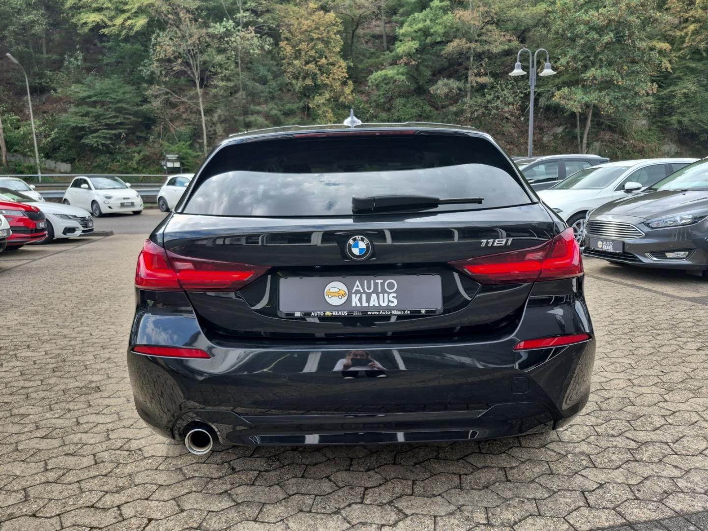 BMW 118 i Advantage Navi CarPlay LED PDC Sitzheizung, миниатюра 24