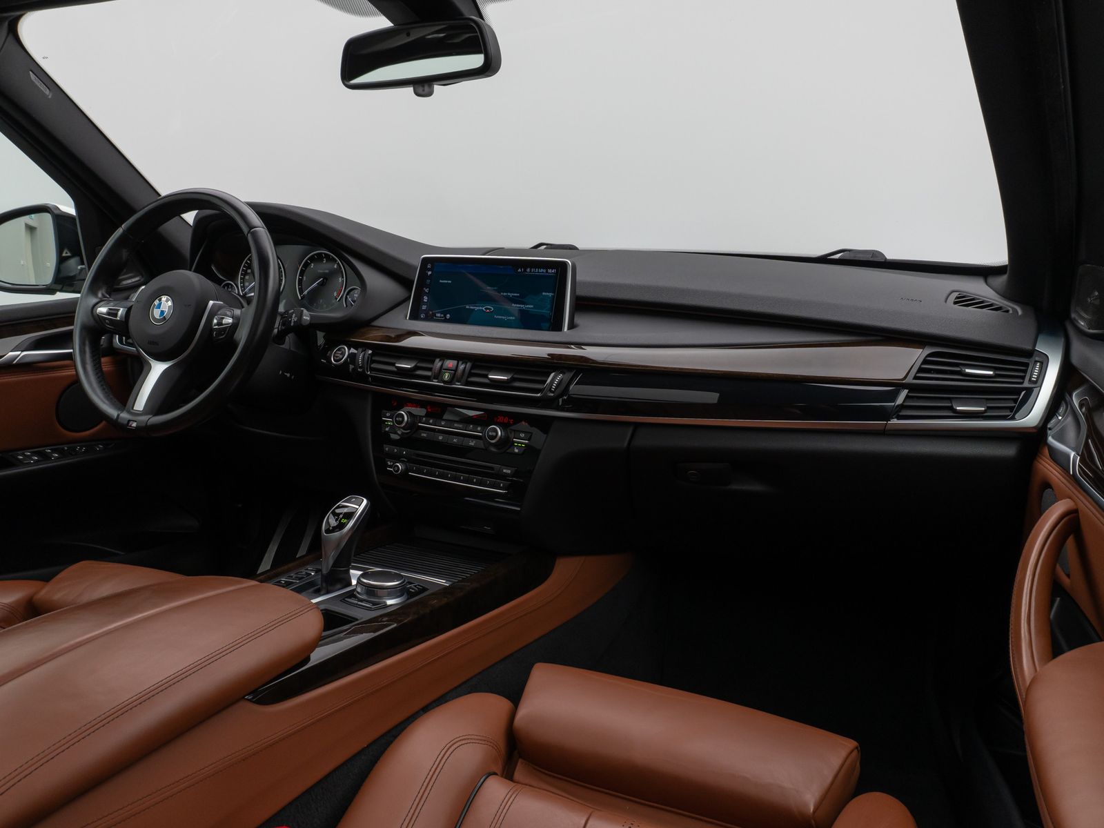 Fahrzeugabbildung BMW X5 xD40d M Sport HUD H/K SoftCL Komfort AHK Alar