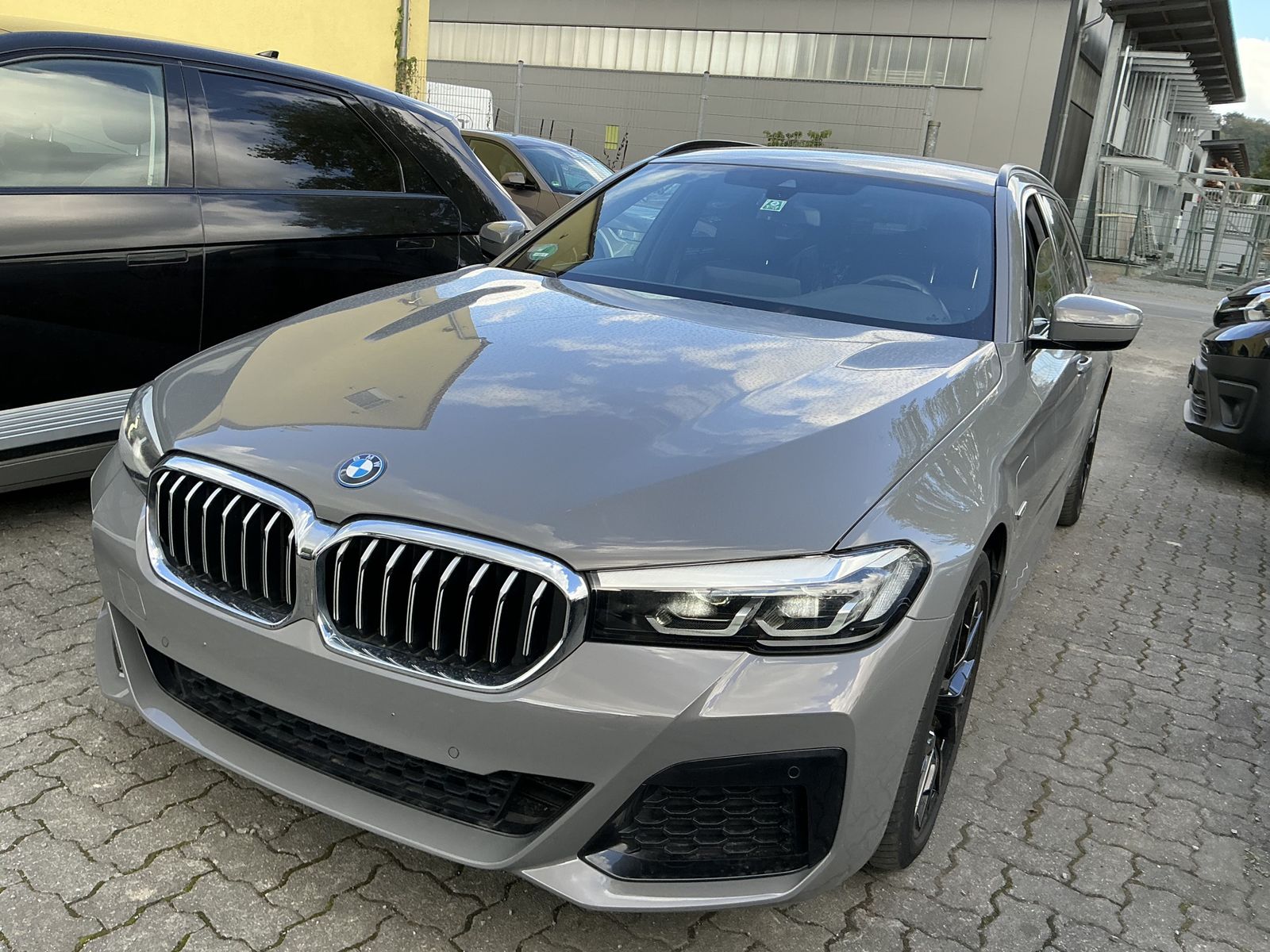 BMW 530 e M-Sport Leder R.Cam Ambiente Luftfeder AHK