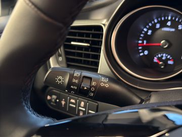 Kia Ceed SW 1.5T Kamera Klima Sitzheizung CarPlay