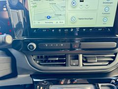 Kosi Busse Ostbayerns größter VW Bus und VW Bus Camping Experte. Ihr VW Bus Händler, VW Bus Camper Ausbau / Umbau und Fahrzeugservice in unserer Bulli Werkstatt Fahrzeugabbildung Westfalia CLUB JOKER URBAN PREMIUM - ALL TERRAIN EDITION