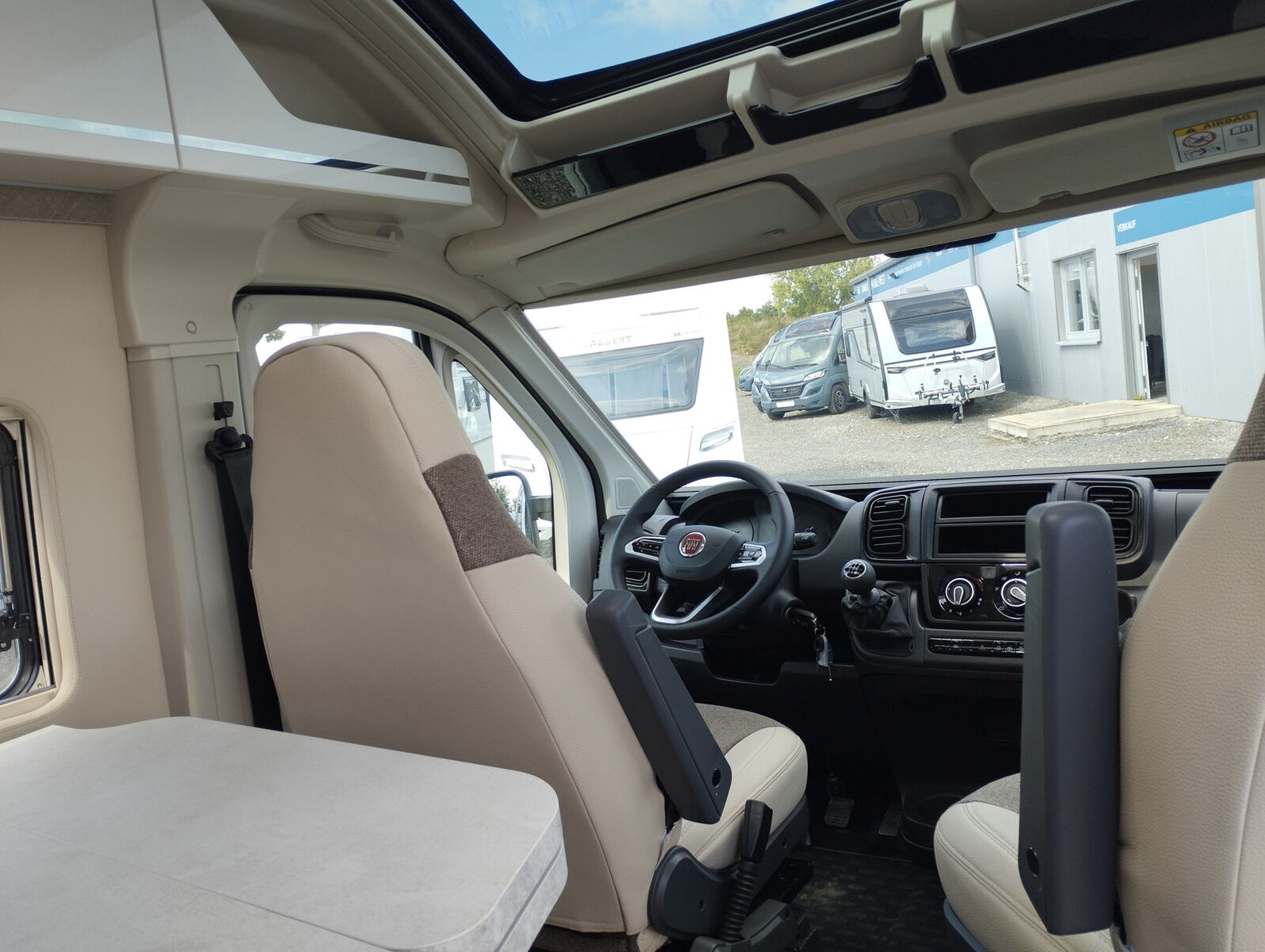 Fahrzeugabbildung Karmann Davis Lifestyle DA 590 LS Panorama Dachfenster