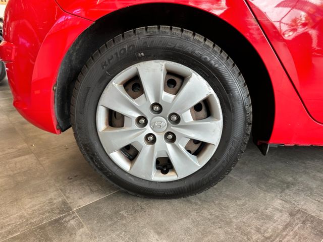 MYAUTOCENTER – Gebraucht- und Jahreswagen mit Werkstattservice in Pfaffenhofen Hyundai i30 *Scheckheft*Klimaanlage*TÜV-NEU*